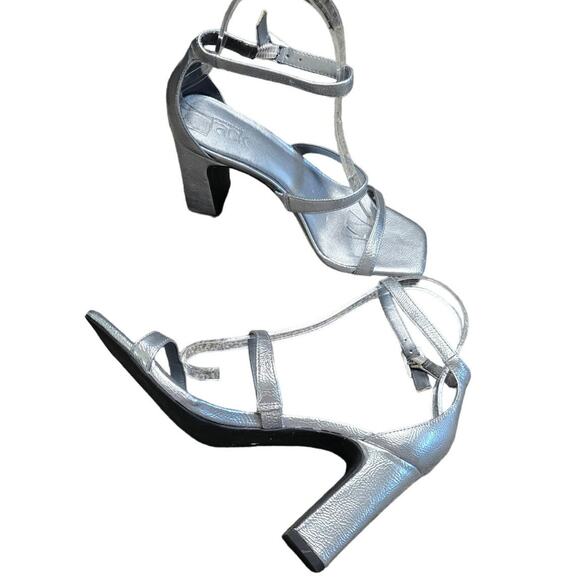 NORTHSTROM Rack nwob Adelaide Block Size 5.5 silver metallic imperfections - Picture 2 of 11